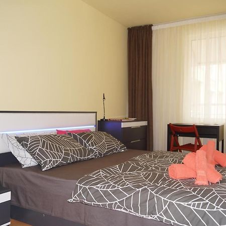 Spacious 2Bdr - Free Parking - Walk Everywhere - 300 Mbps Wifi Varna Exteriér fotografie